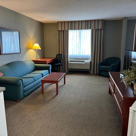 Days Inn By Wyndham Whitecourt Eksteriør bilde