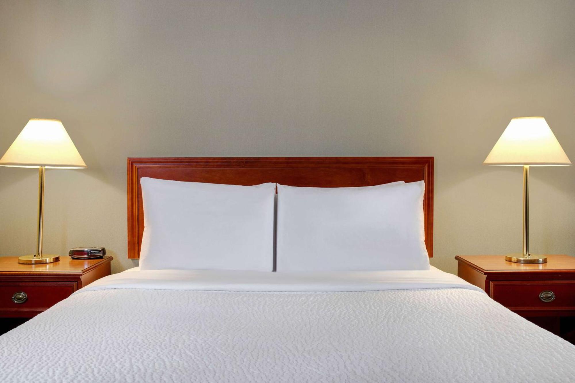 Days Inn By Wyndham Whitecourt Eksteriør bilde
