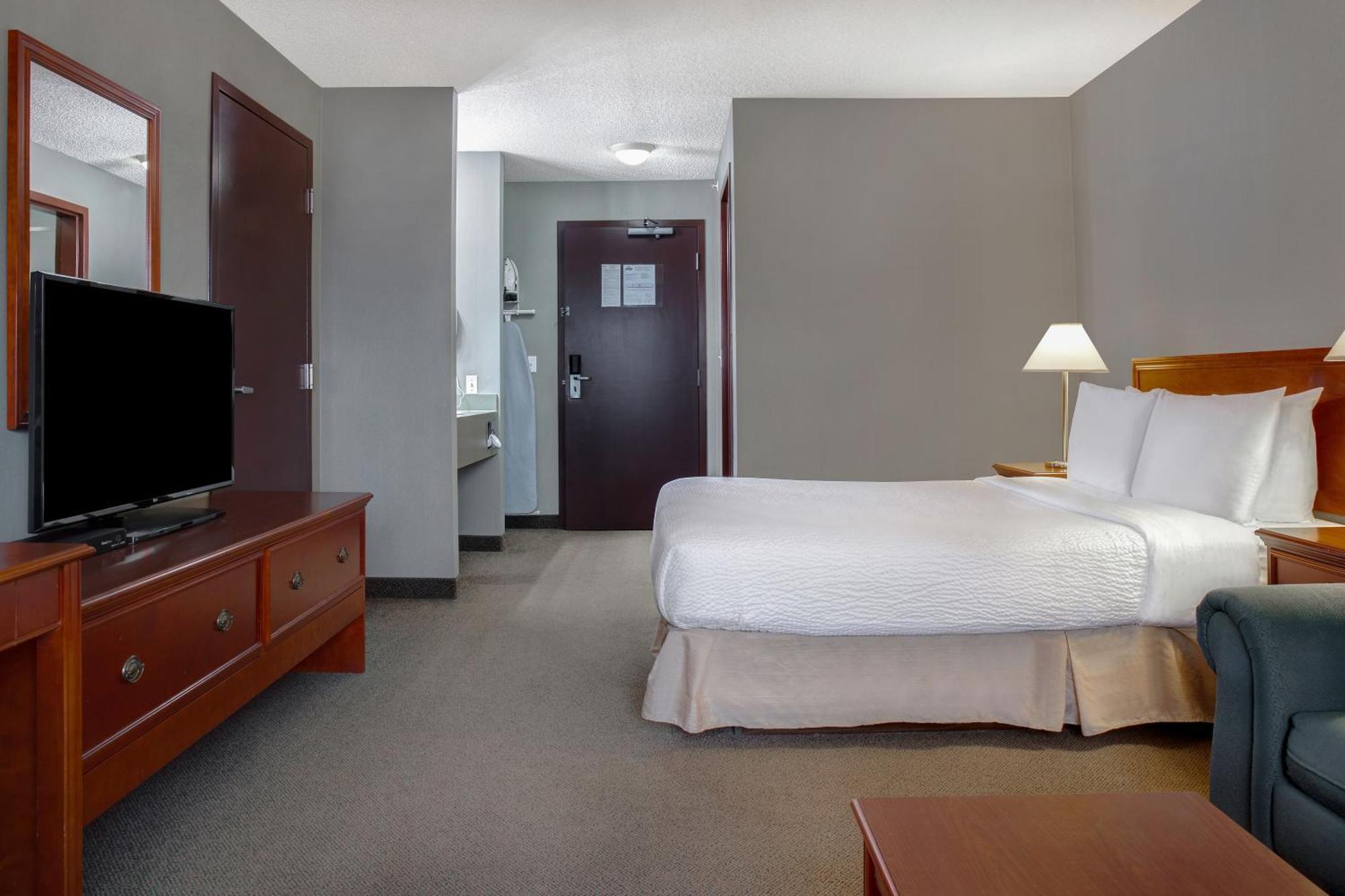 Days Inn By Wyndham Whitecourt Eksteriør bilde
