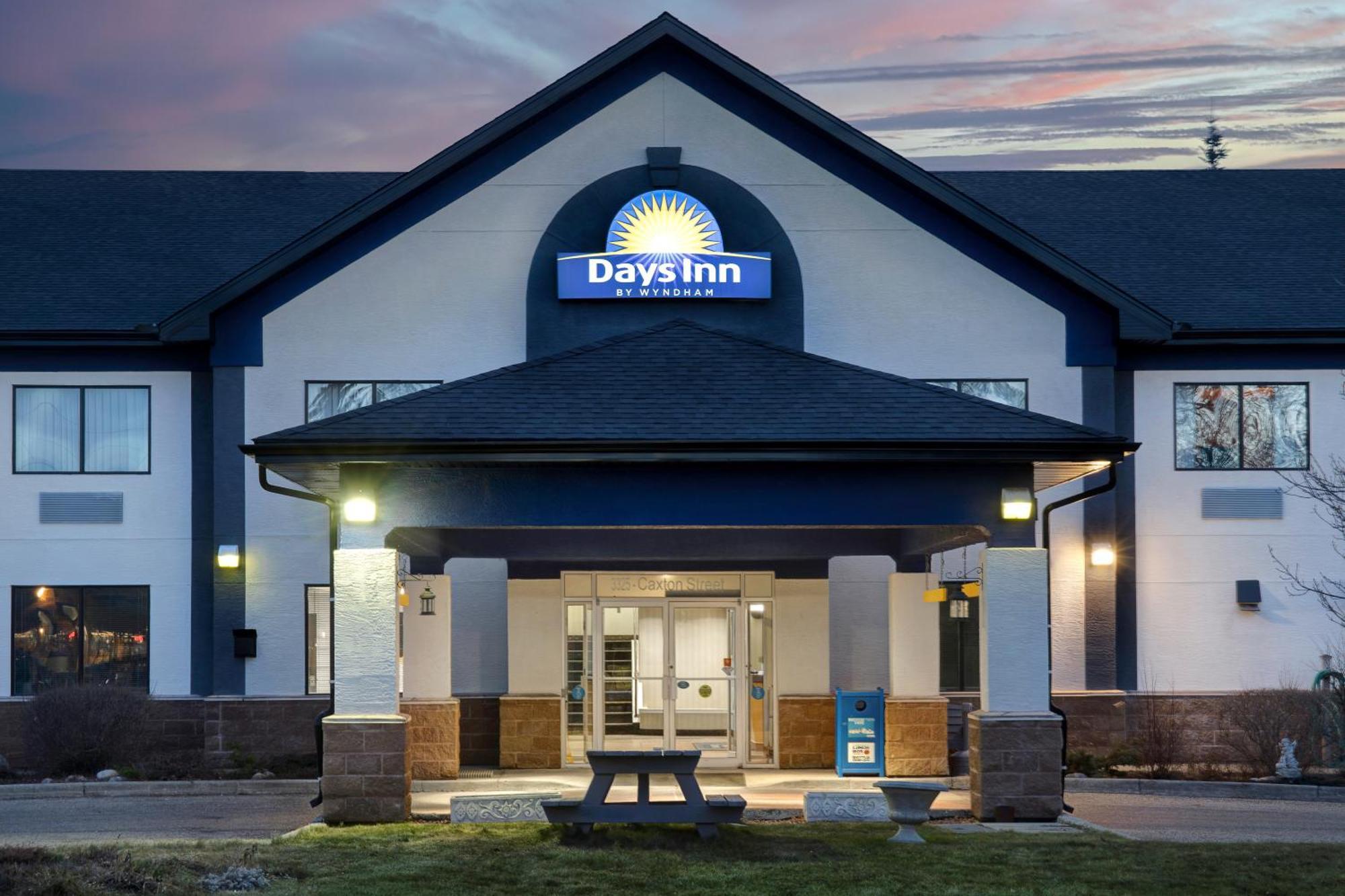 Days Inn By Wyndham Whitecourt Eksteriør bilde