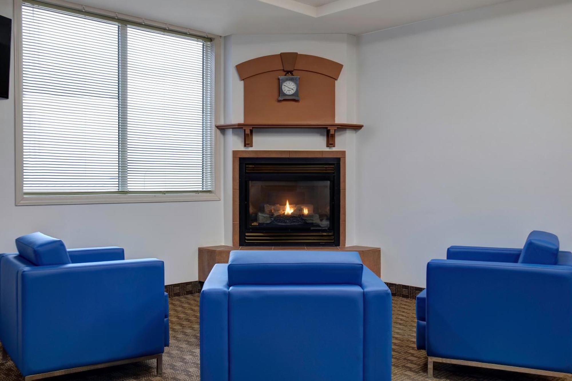 Days Inn By Wyndham Whitecourt Eksteriør bilde